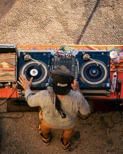 festival musicale itinerante firmato 𝗕𝘂𝗱 𝗟𝗲𝗲